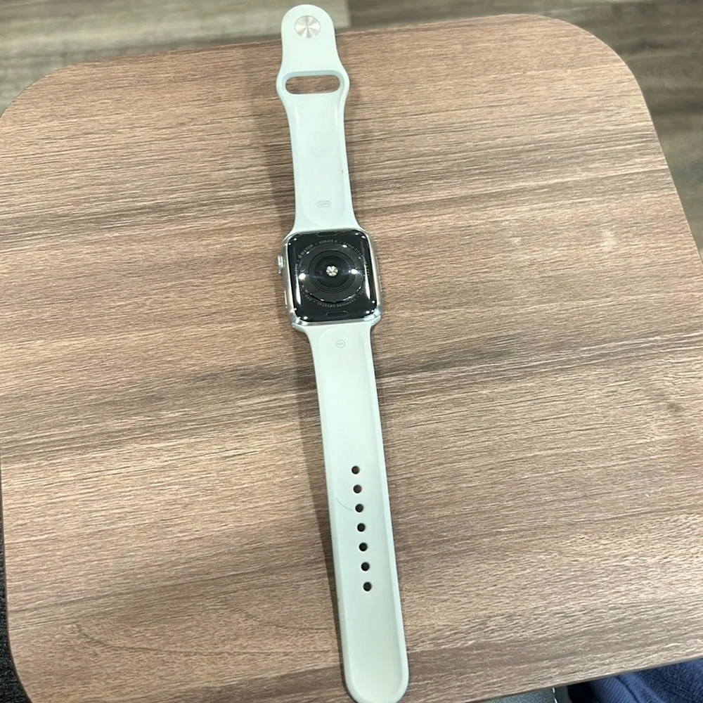 Apple Watch 5 - Picture 3 of 11